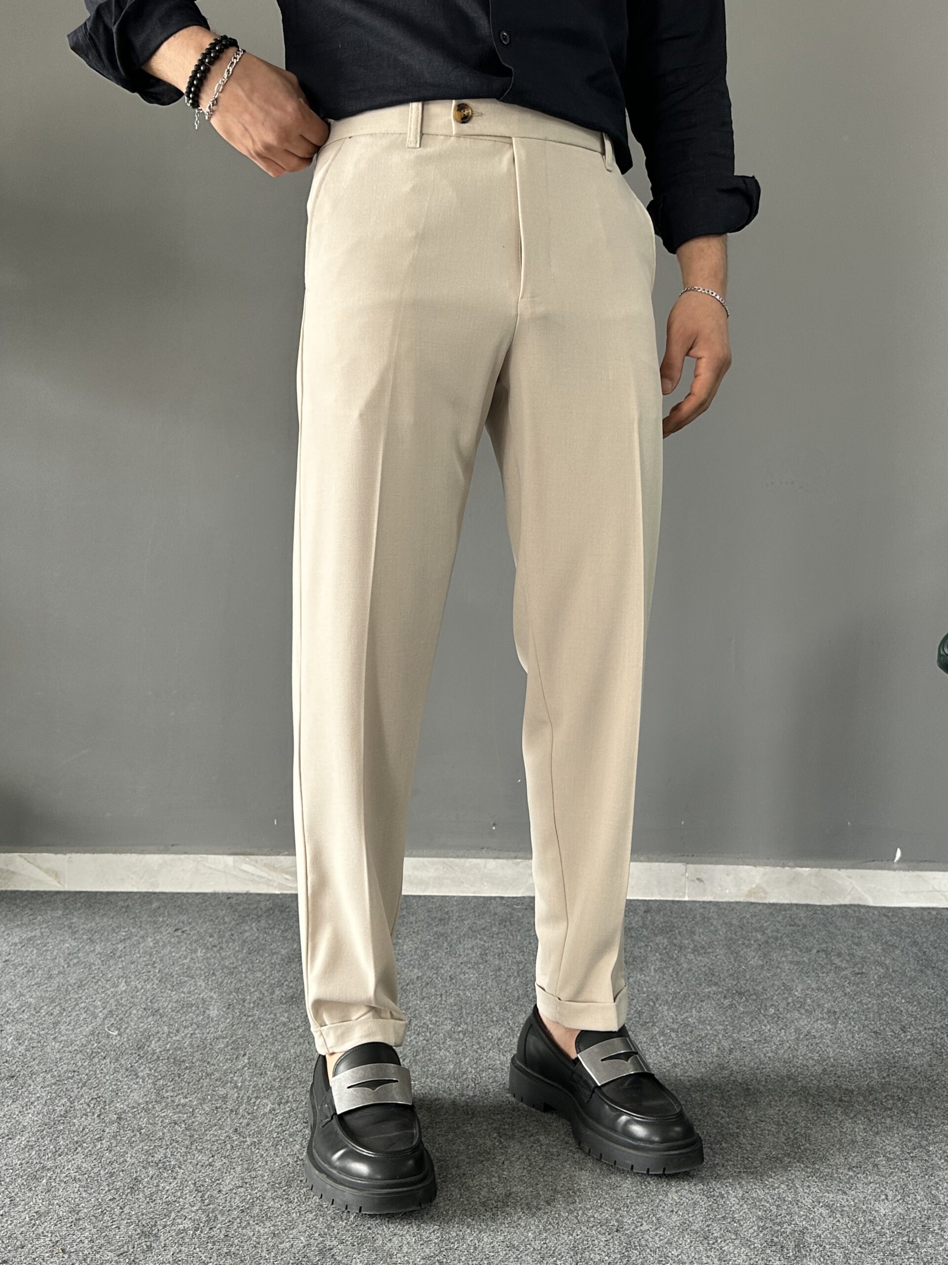Boyfriend Kalıp Kısa Dil Detaylı Krem Pantolon