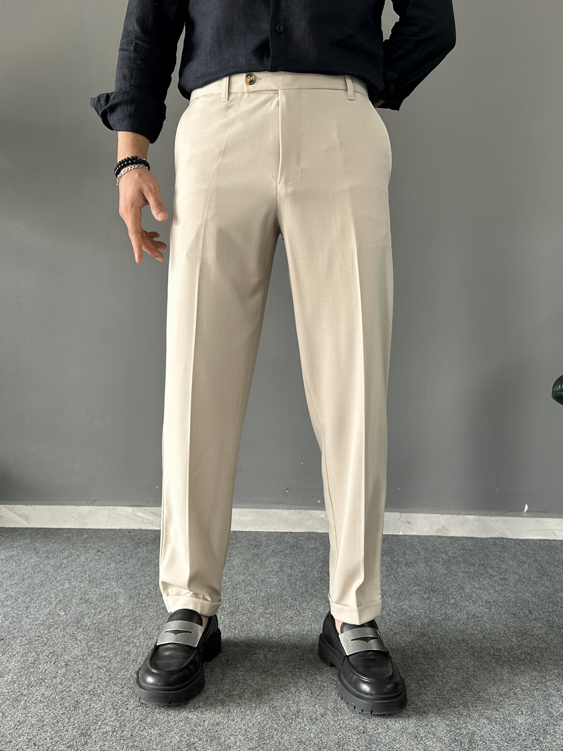 Boyfriend Kalıp Kısa Dil Detaylı Krem Pantolon